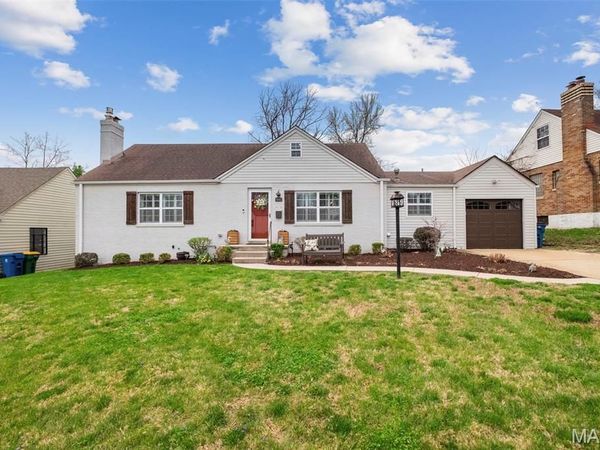 9842 Coventry Lane, St Louis, MO 63123