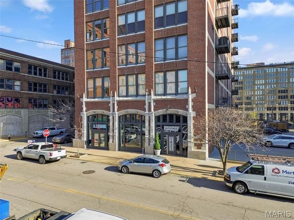 1627 Locust Street, Unit 305, St Louis, MO 63103