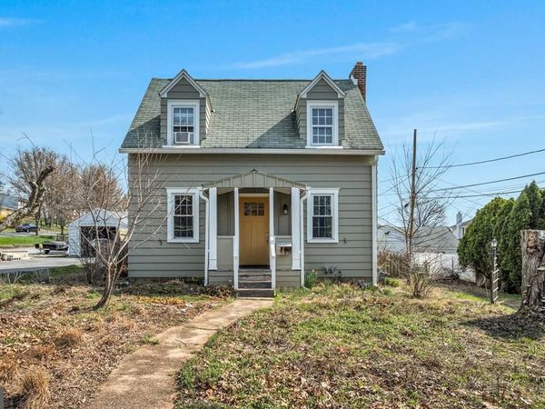 916 N SPRING STREET, MIDDLETOWN, PA 17057