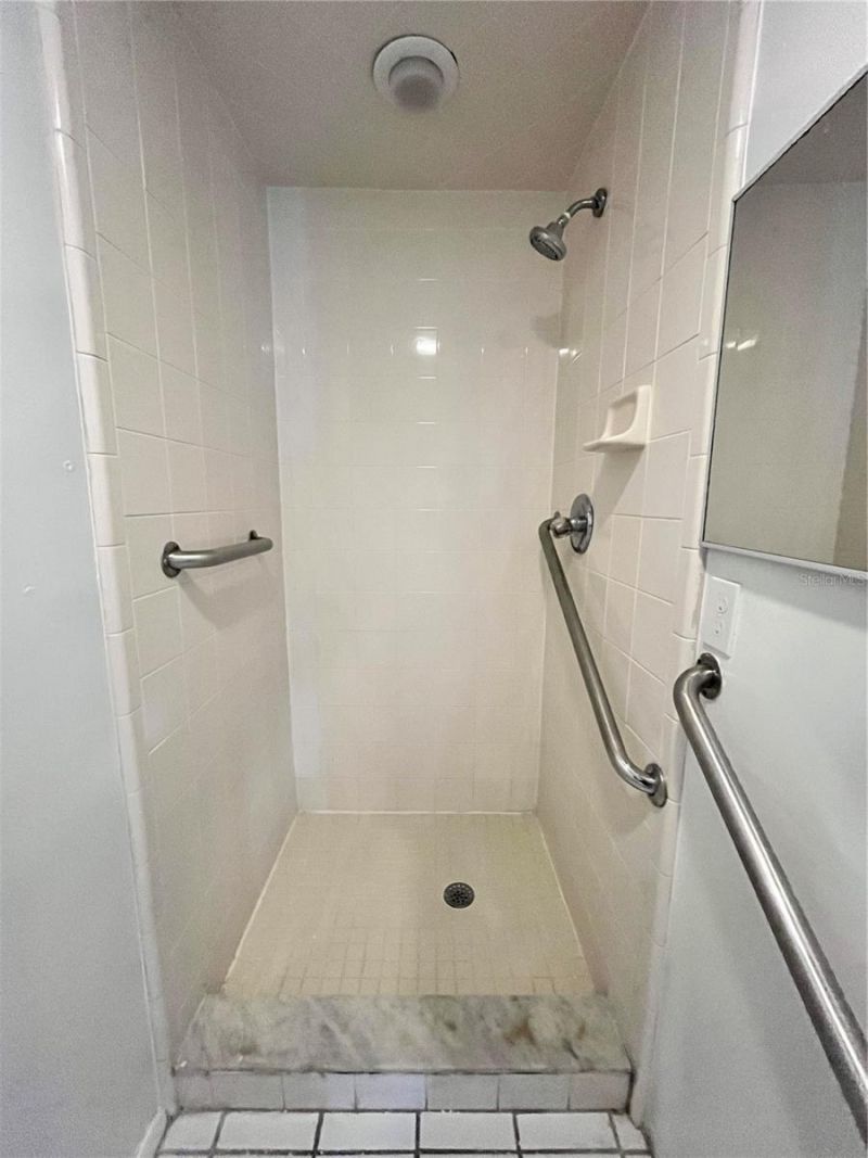 4918 Silver Oaks Village, Unit F, Orlando, FL 32808 Photo