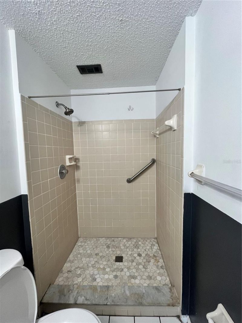 4918 Silver Oaks Village, Unit F, Orlando, FL 32808 Photo