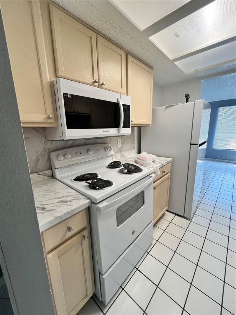 4918 Silver Oaks Village, Unit F, Orlando, FL 32808 Photo