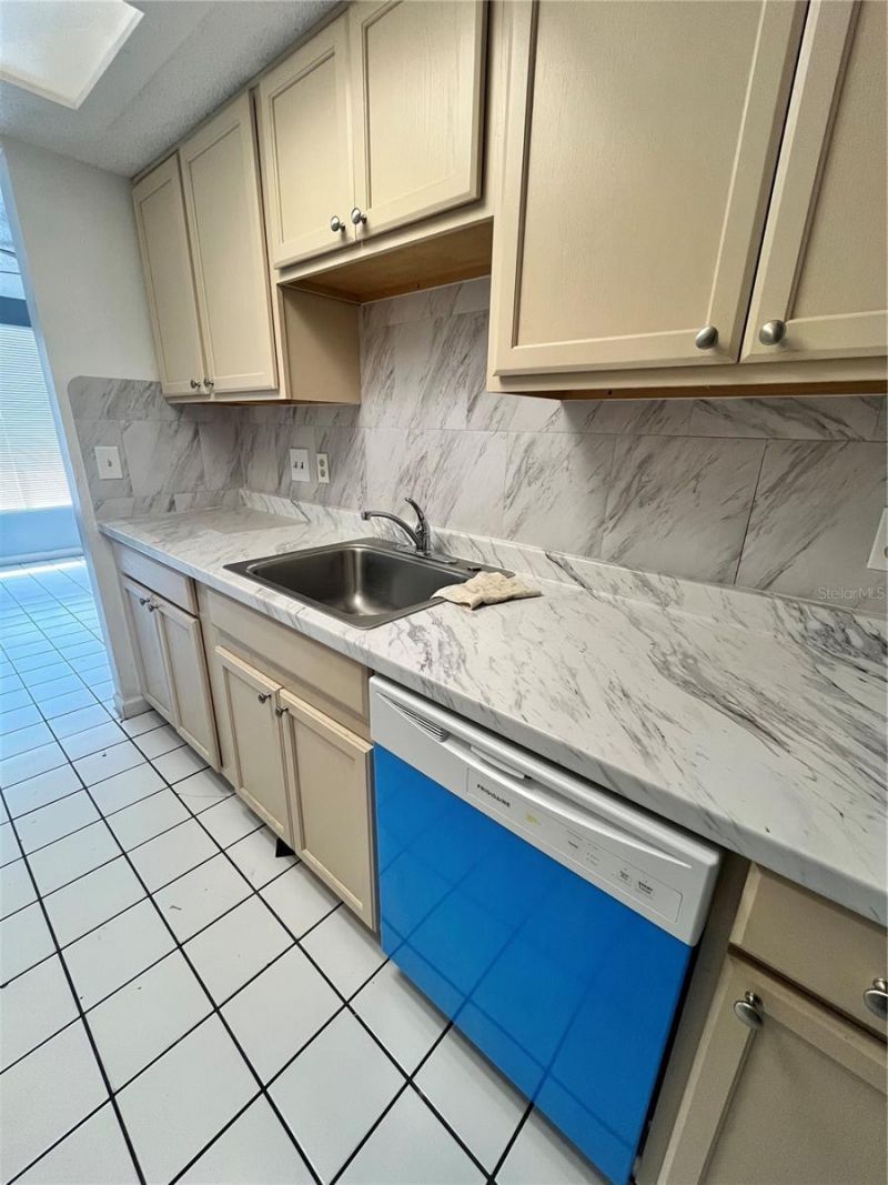 4918 Silver Oaks Village, Unit F, Orlando, FL 32808 Photo