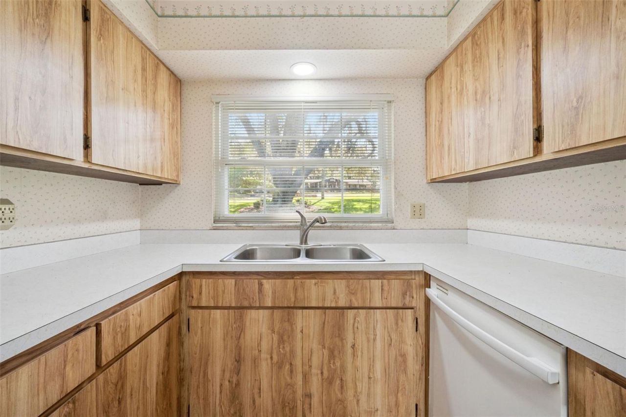 2874 E Crooked Lake Drive, Eustis, FL 32726 Photo