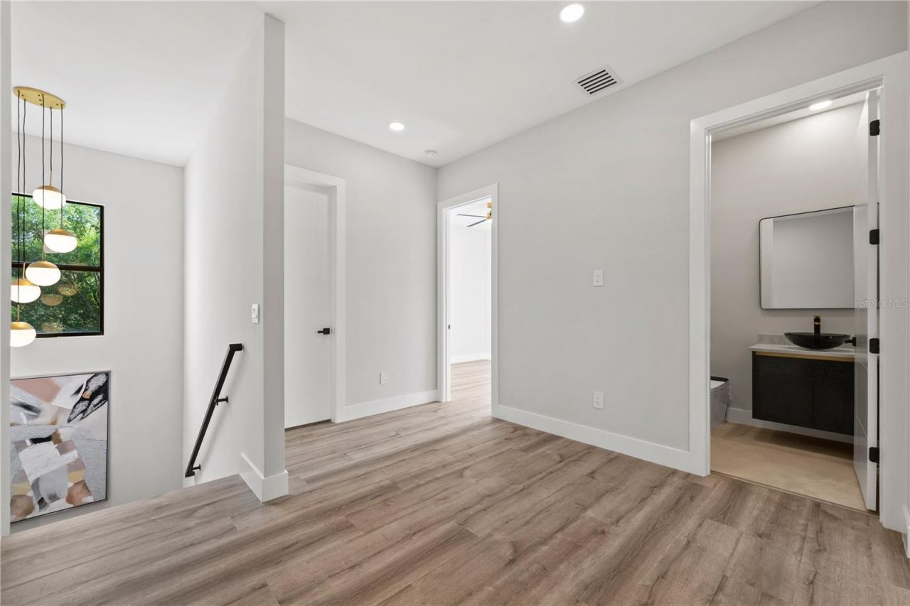 3104 W Pine Street, Tampa, FL 33607 Photo