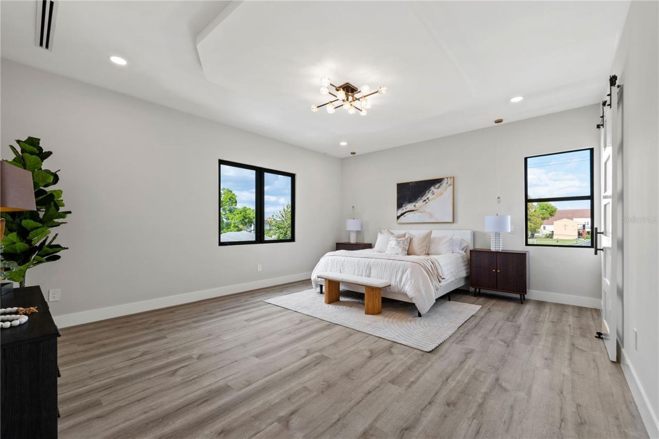 3104 W Pine Street, Tampa, FL 33607 Photo