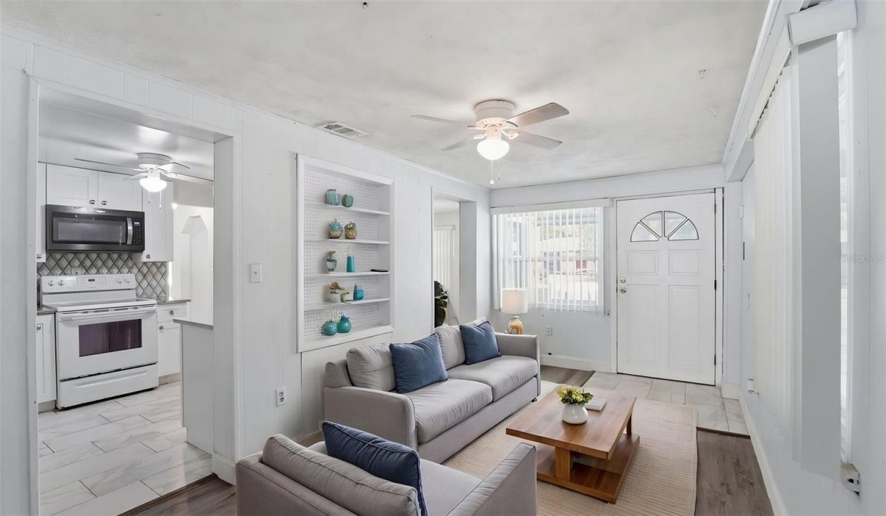 8 Angeles Road , Debary, FL 32713 Photo