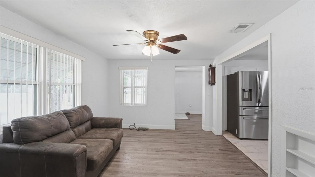 8 Angeles Road , Debary, FL 32713 Photo