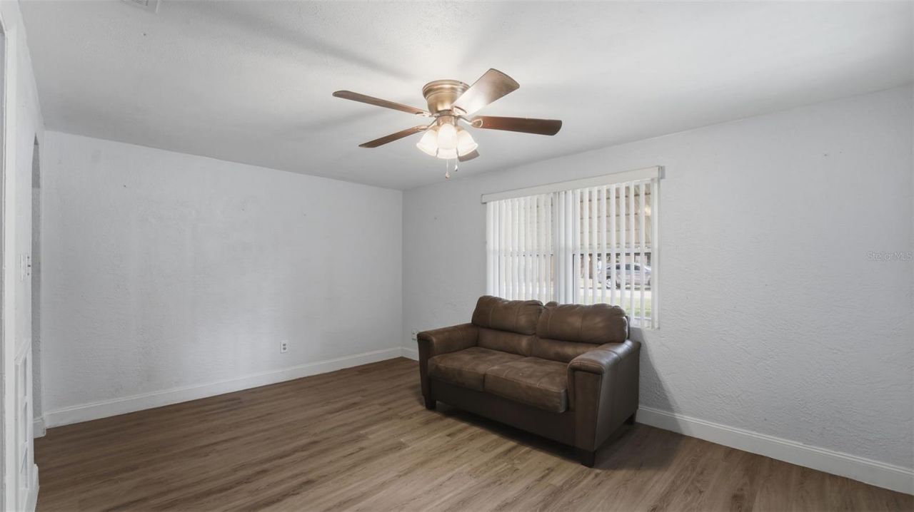 8 Angeles Road , Debary, FL 32713 Photo