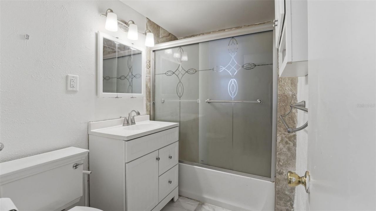 8 Angeles Road , Debary, FL 32713 Photo