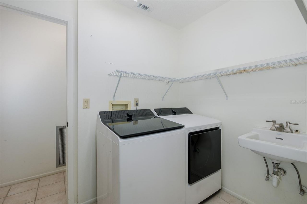 8330 Divot Way, Port Richey, FL 34668 Photo