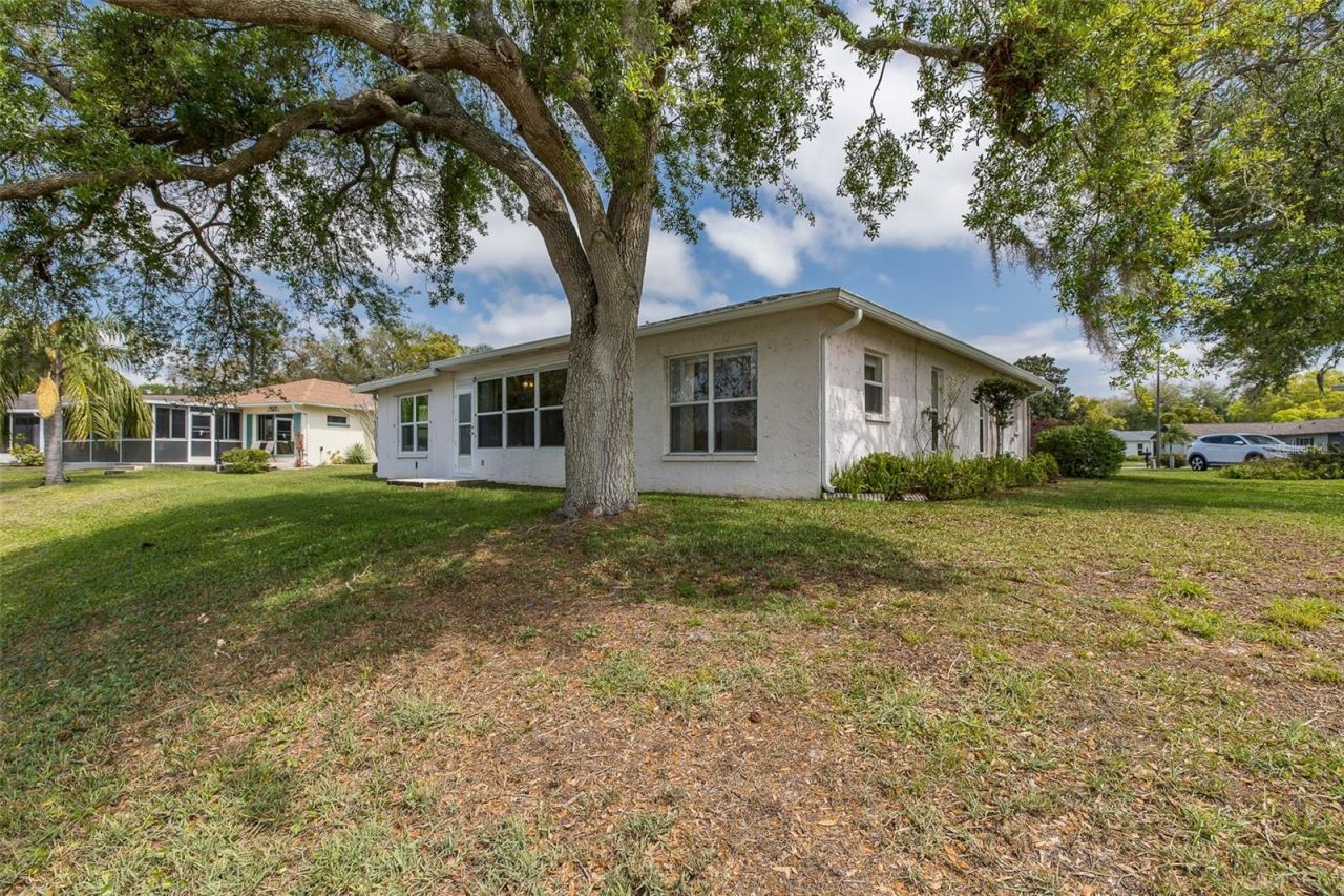 8330 Divot Way, Port Richey, FL 34668 Photo