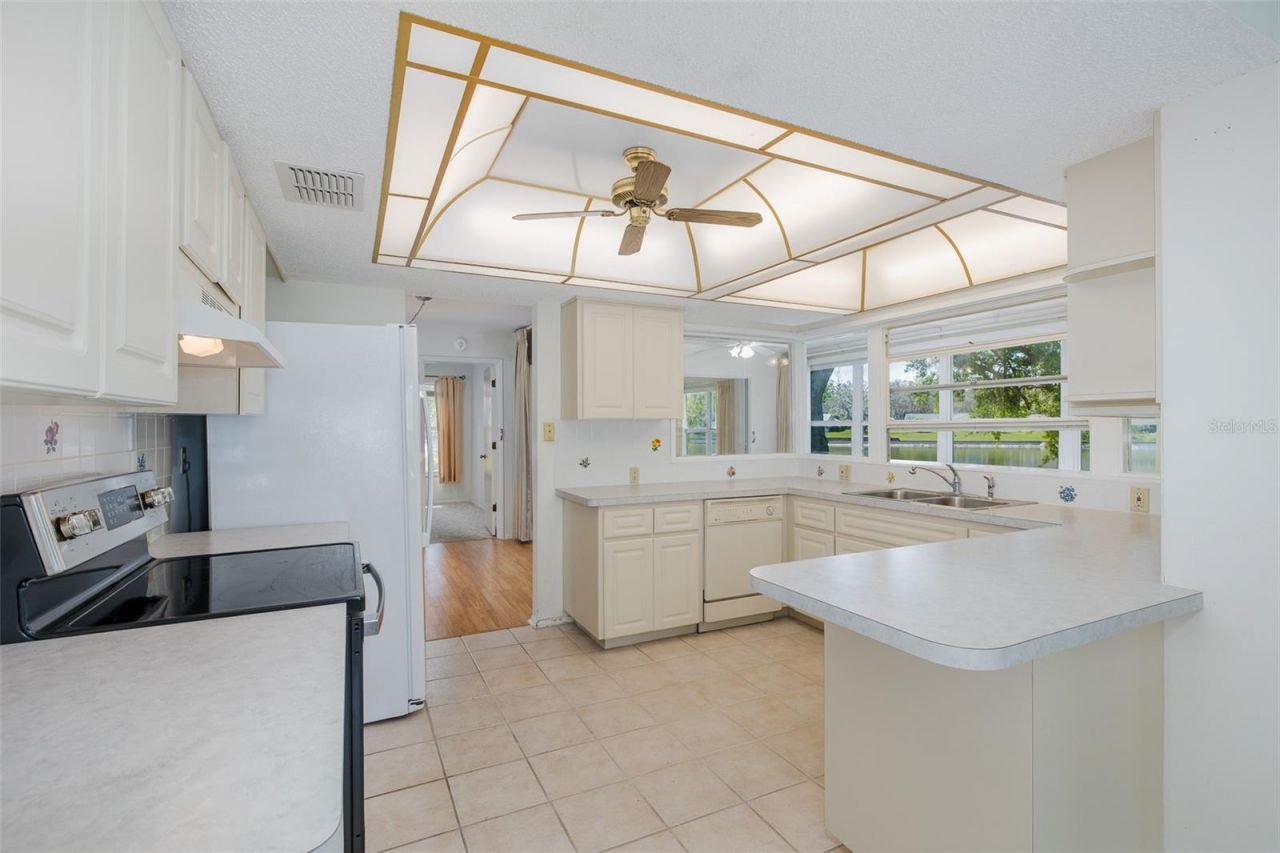 8330 Divot Way, Port Richey, FL 34668 Photo