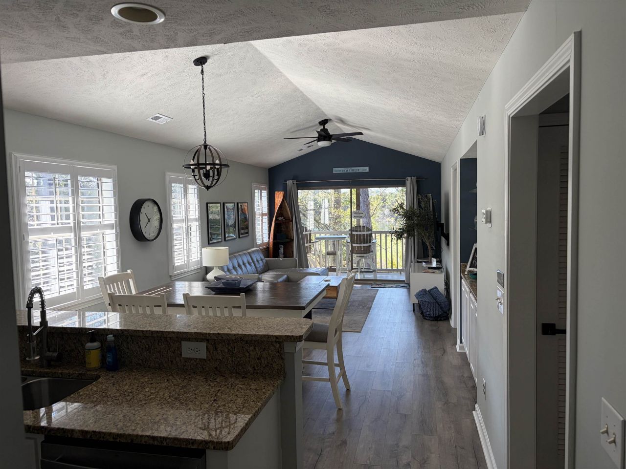 342 Pinehurst Dr. Photo 11