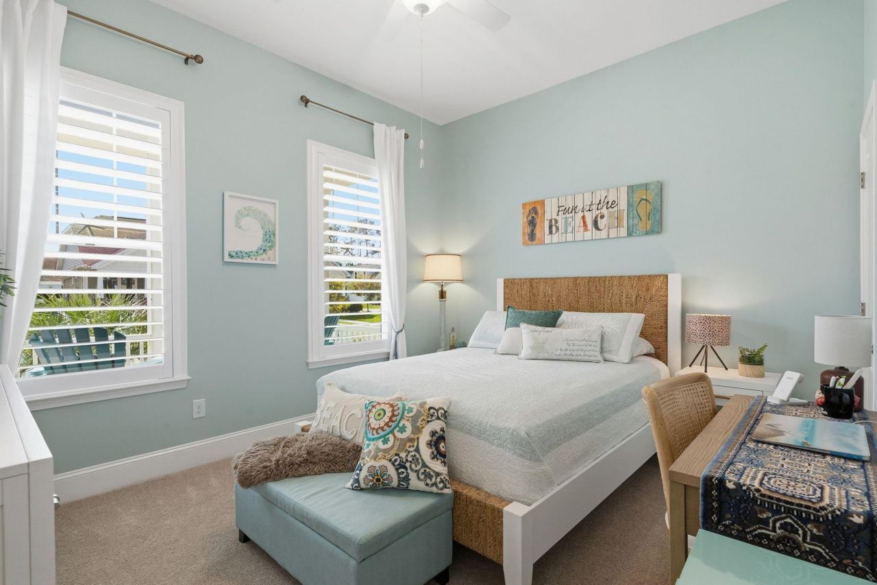 2005 Silver Island Way Photo 9