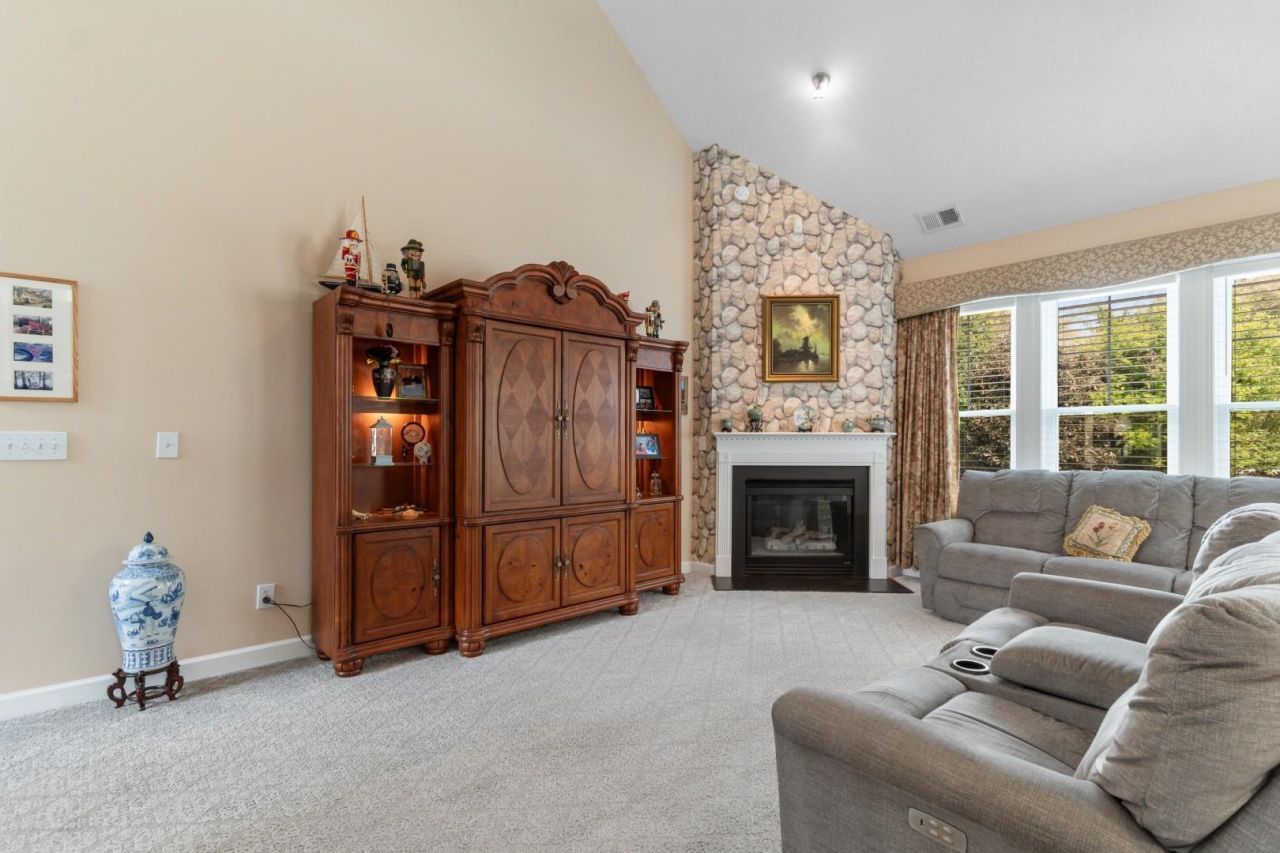 3018 Winding River Rd. Photo 10