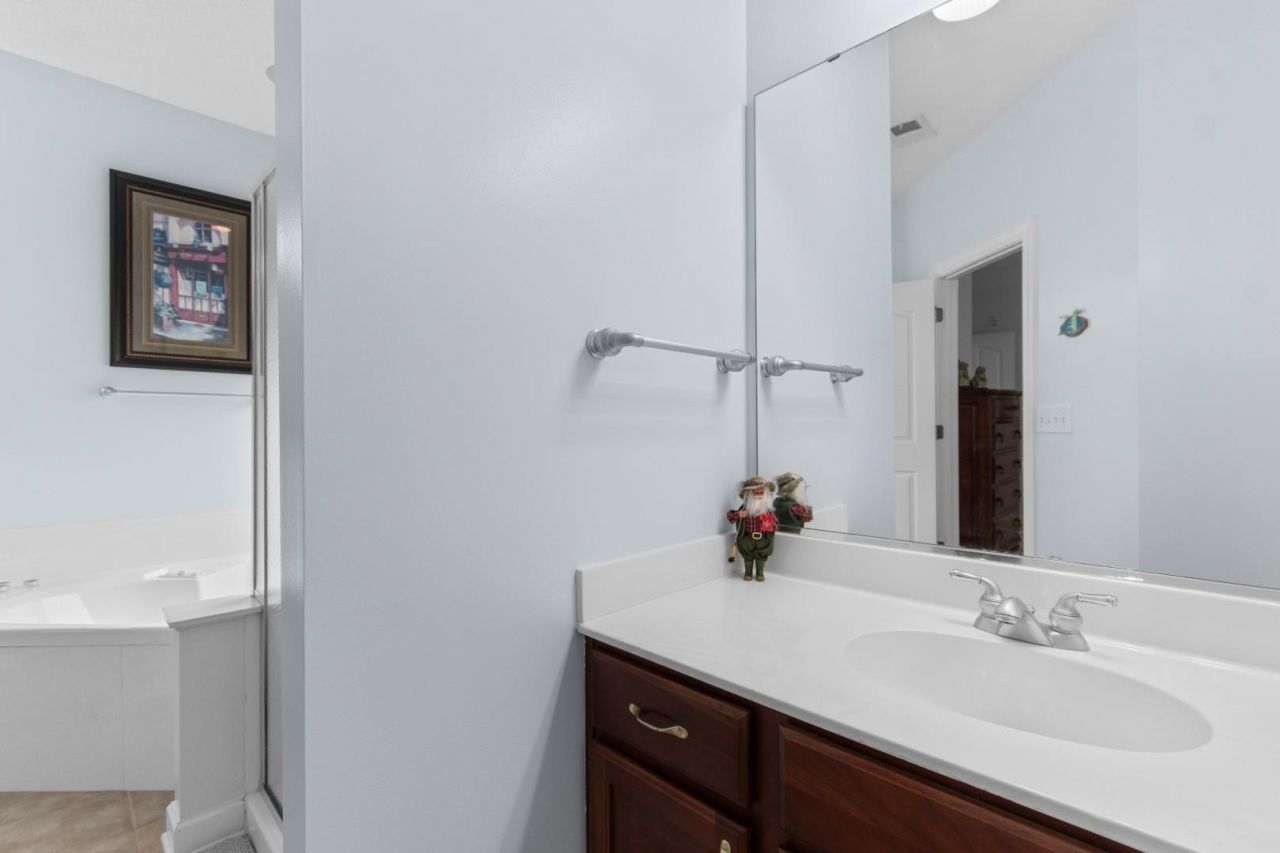 3018 Winding River Rd. Photo 16