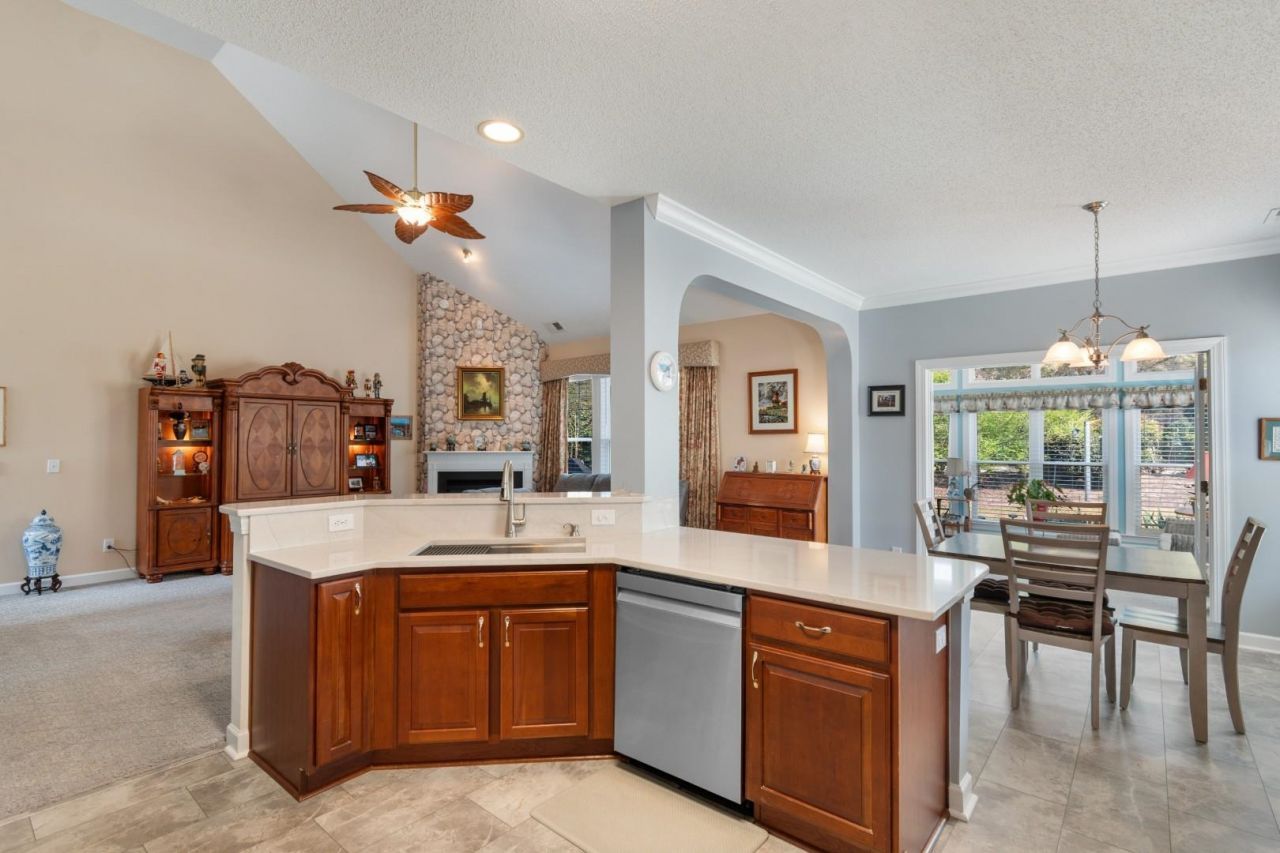 3018 Winding River Rd. Photo 4