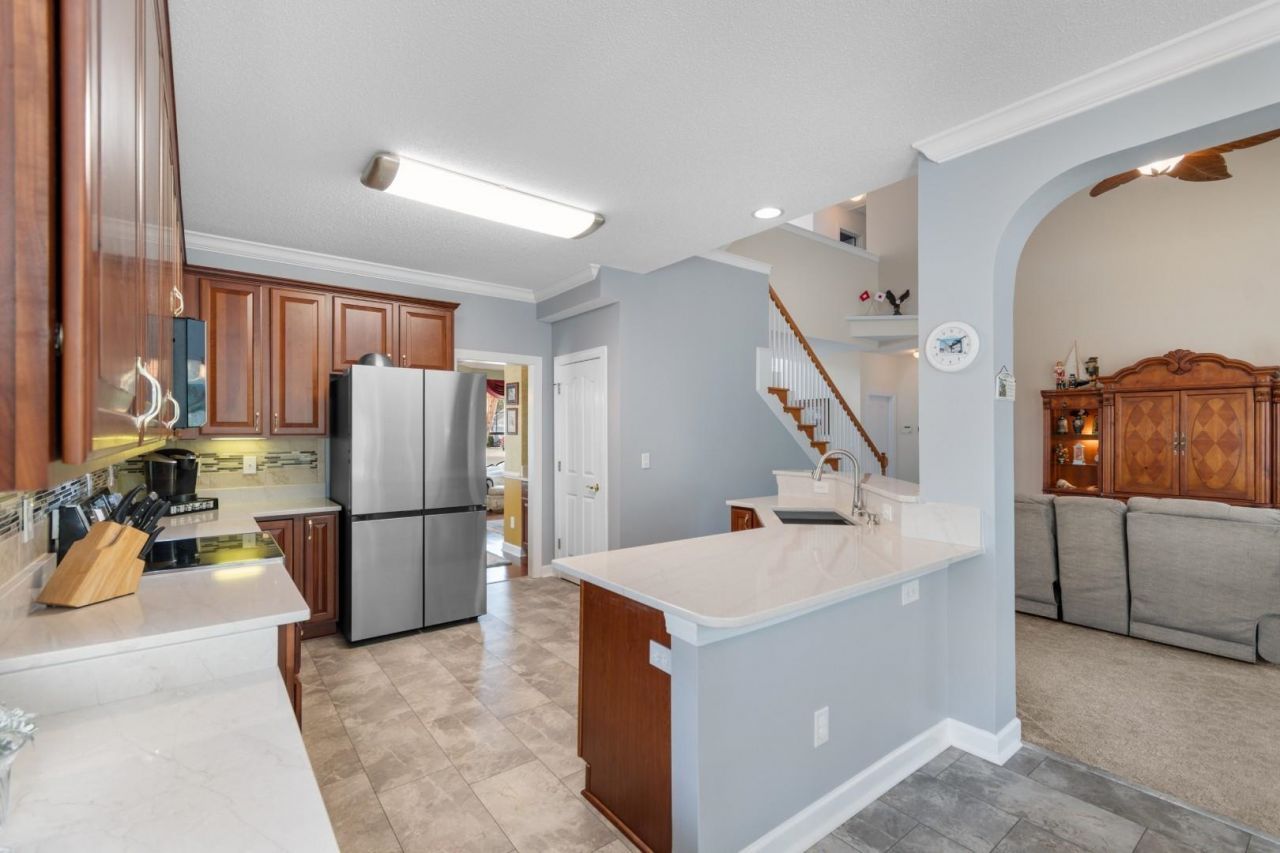 3018 Winding River Rd. Photo 6