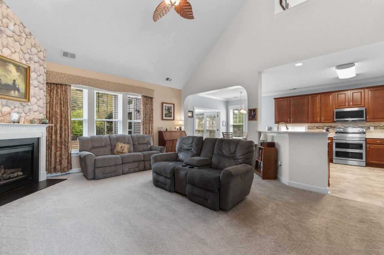 3018 Winding River Rd. Photo 8