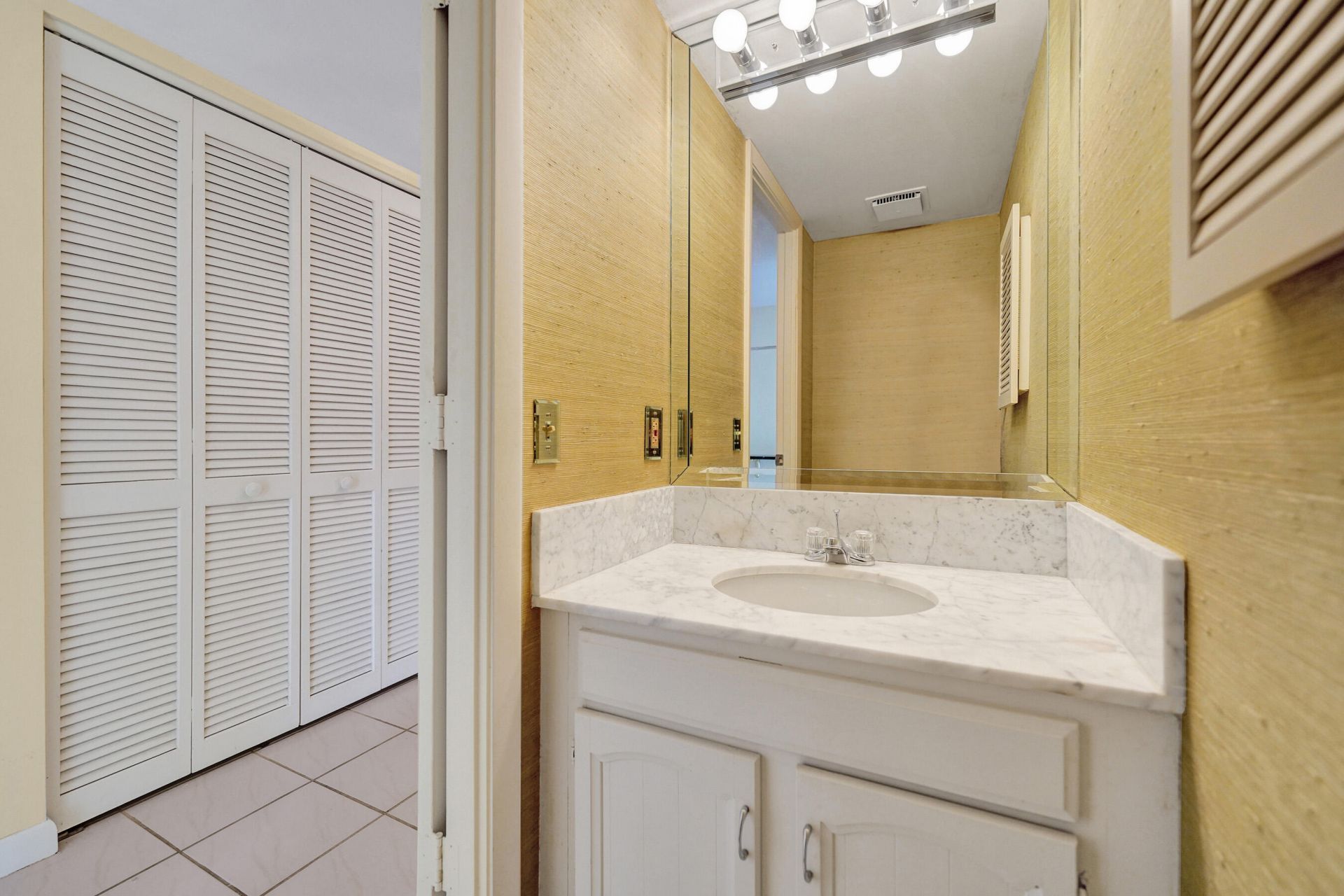 3200 Port Royale Drive N, Unit 701, Fort Lauderdale, FL 33308 Photo