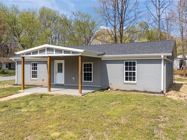 1 Godwin Court , Greensboro, NC 27405