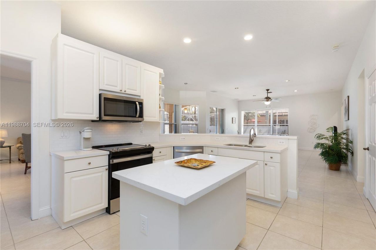 15966 SW 3rd St , Pembroke Pines, FL 33027 Photo