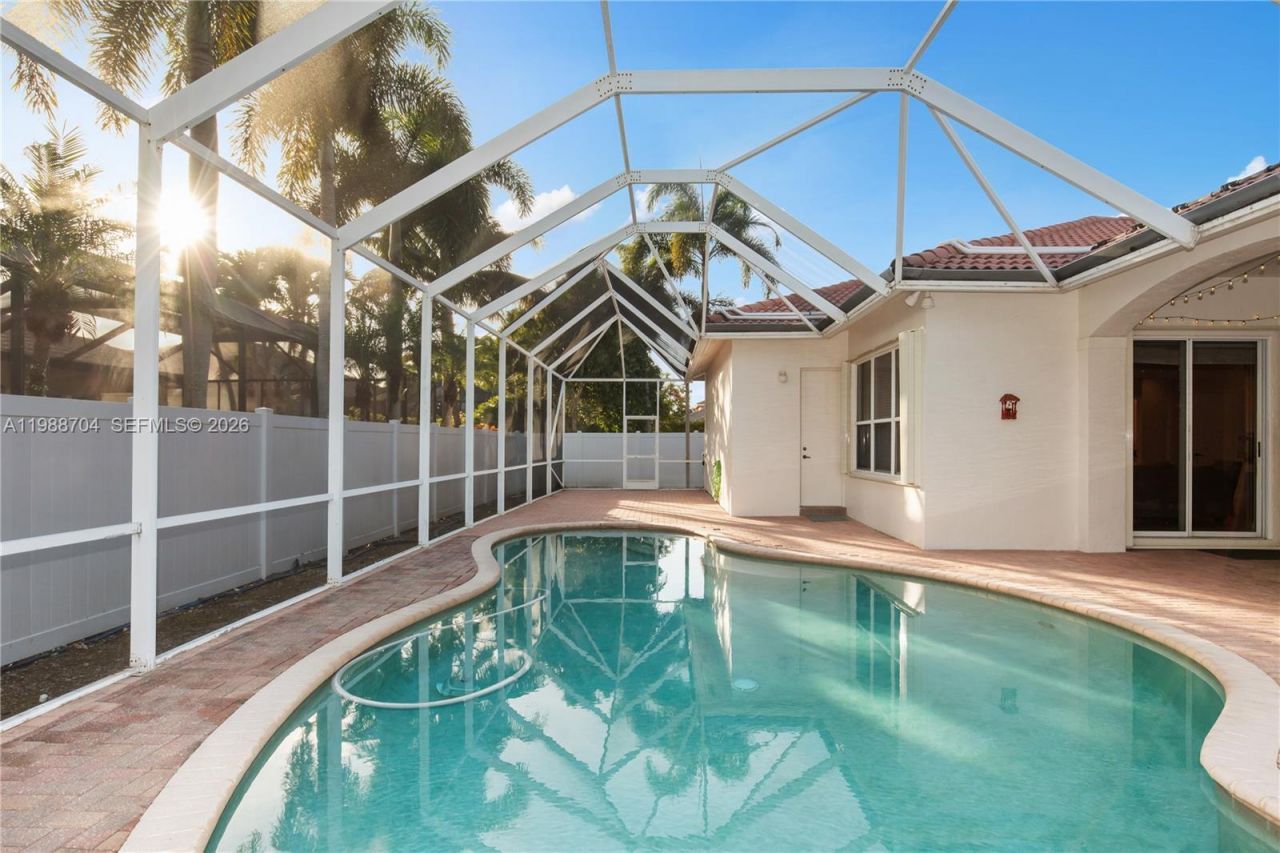 15966 SW 3rd St , Pembroke Pines, FL 33027 Photo