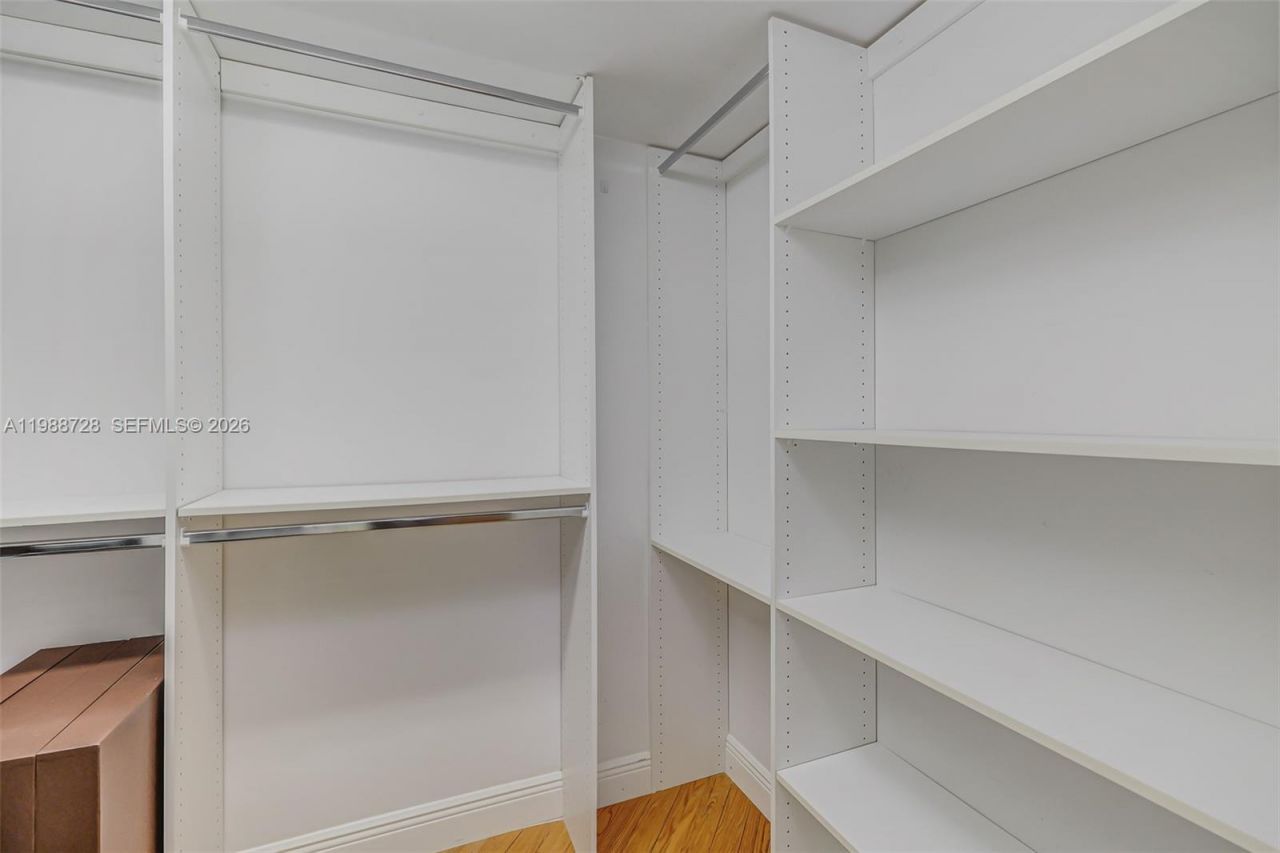 20185 E Country Club Dr, Unit 302, Aventura, FL 33180 Photo