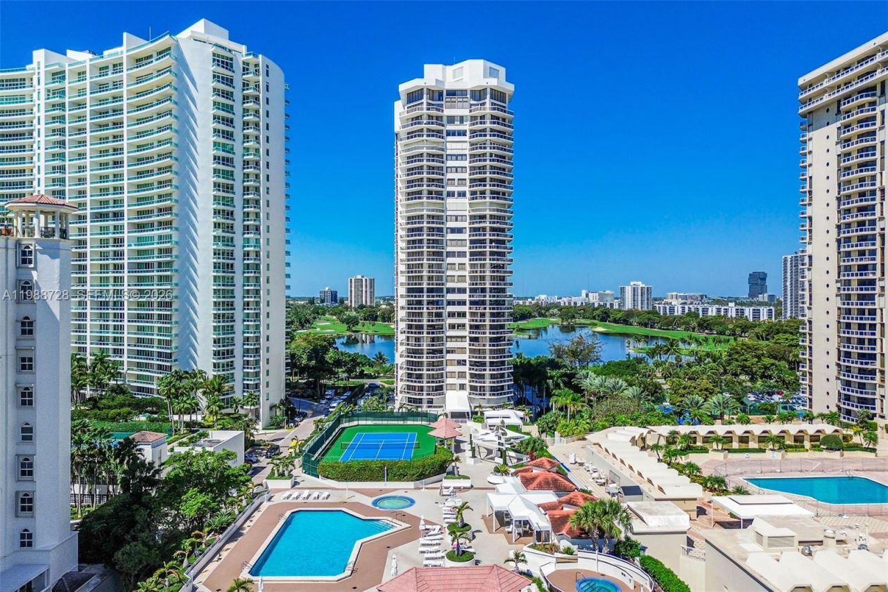 20185 E Country Club Dr, Unit 302, Aventura, FL 33180 Photo