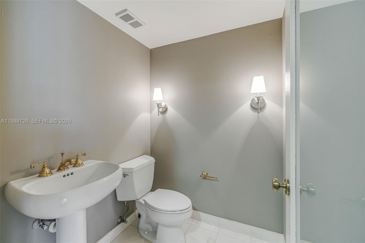 20185 E Country Club Dr, Unit 302, Aventura, FL 33180 Photo