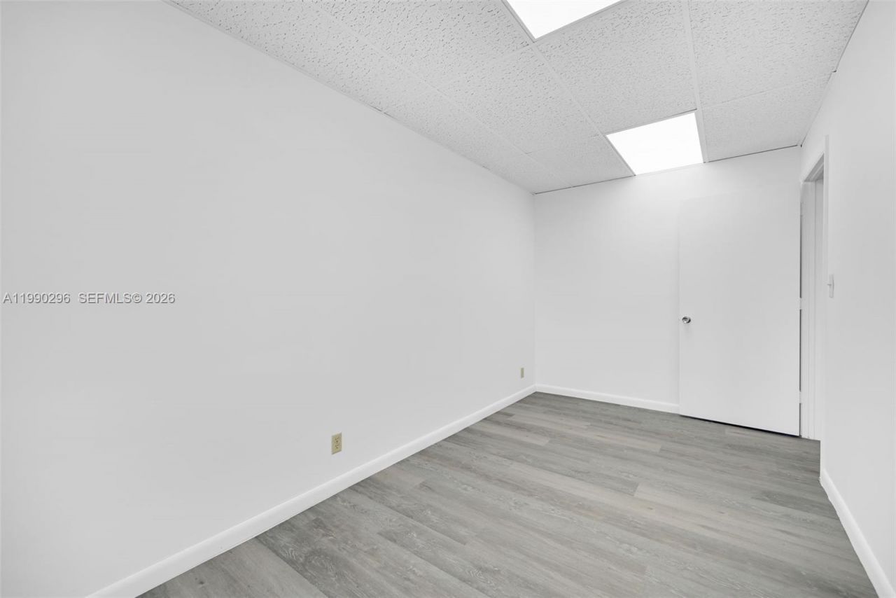 3801 N University Dr , Unit 320, Sunrise, FL 33351 Photo