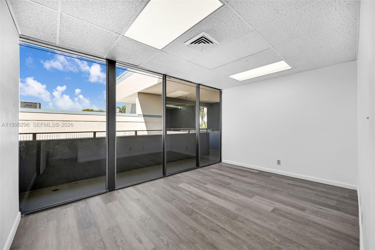 3801 N University Dr , Unit 320, Sunrise, FL 33351 Photo