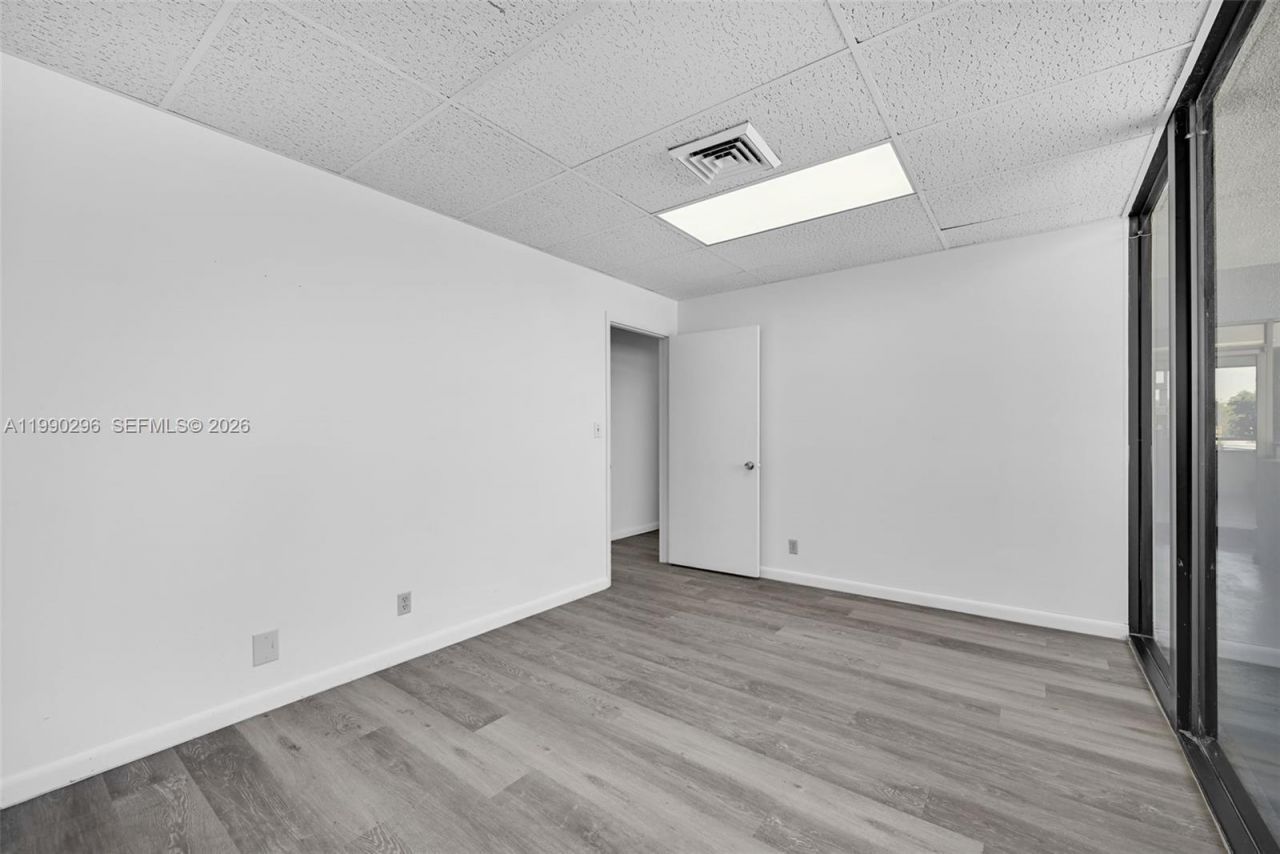 3801 N University Dr , Unit 320, Sunrise, FL 33351 Photo