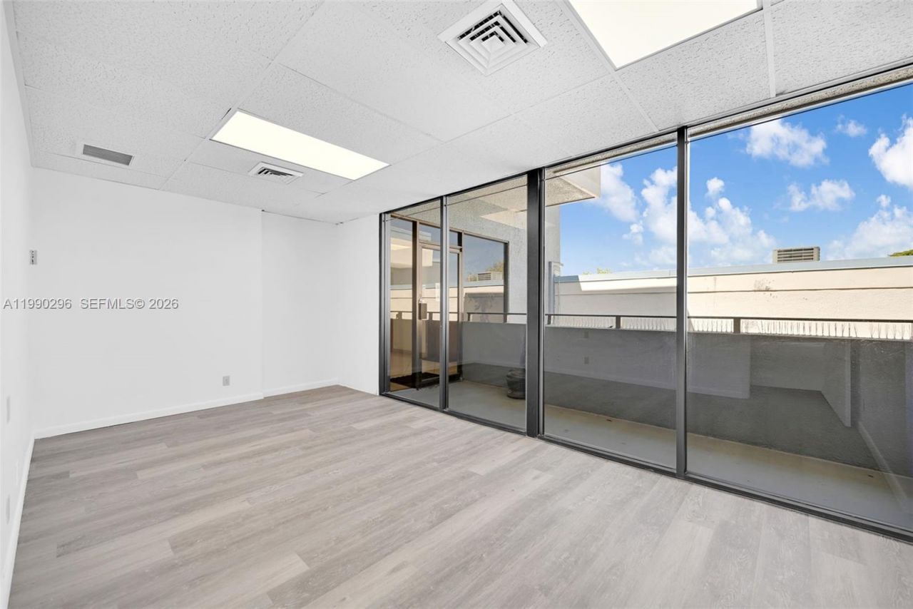 3801 N University Dr , Unit 320, Sunrise, FL 33351 Photo