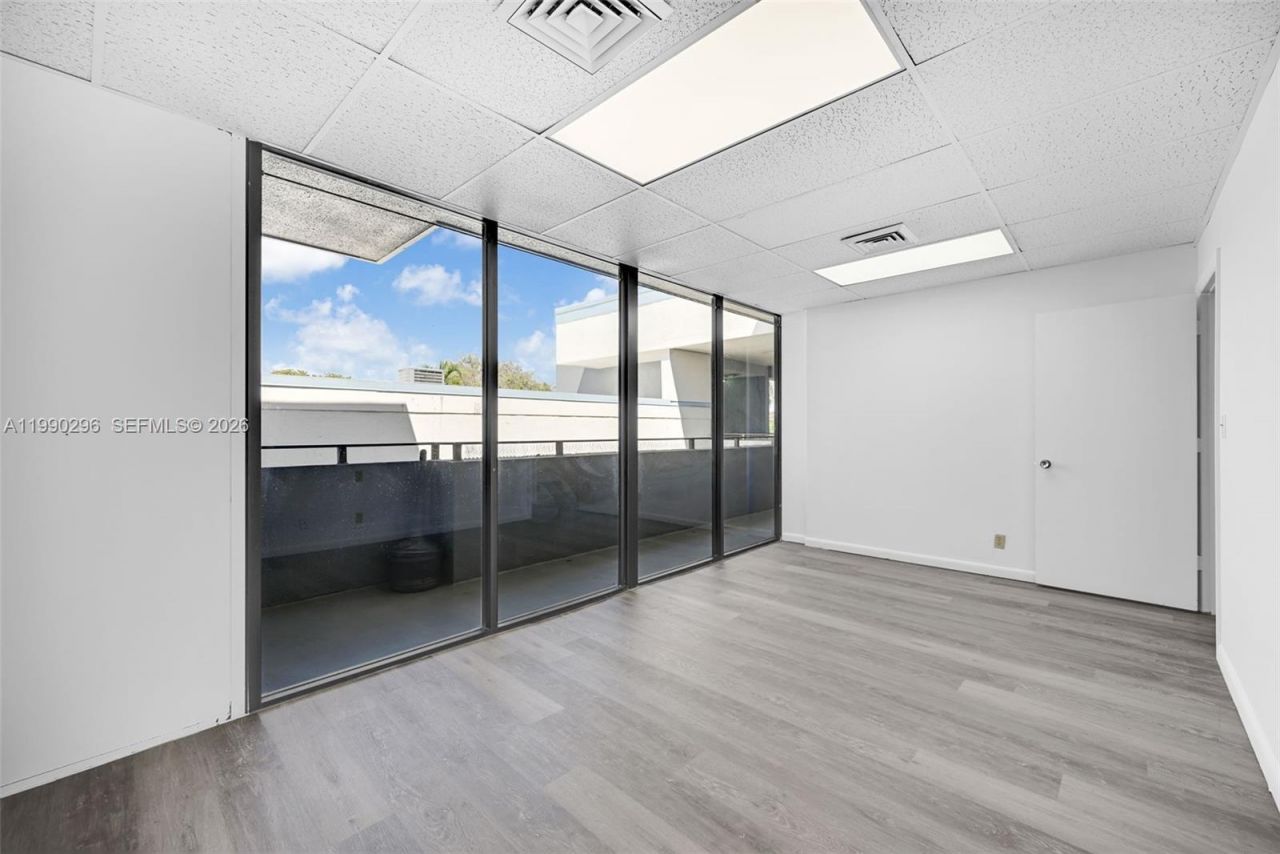 3801 N University Dr , Unit 320, Sunrise, FL 33351 Photo