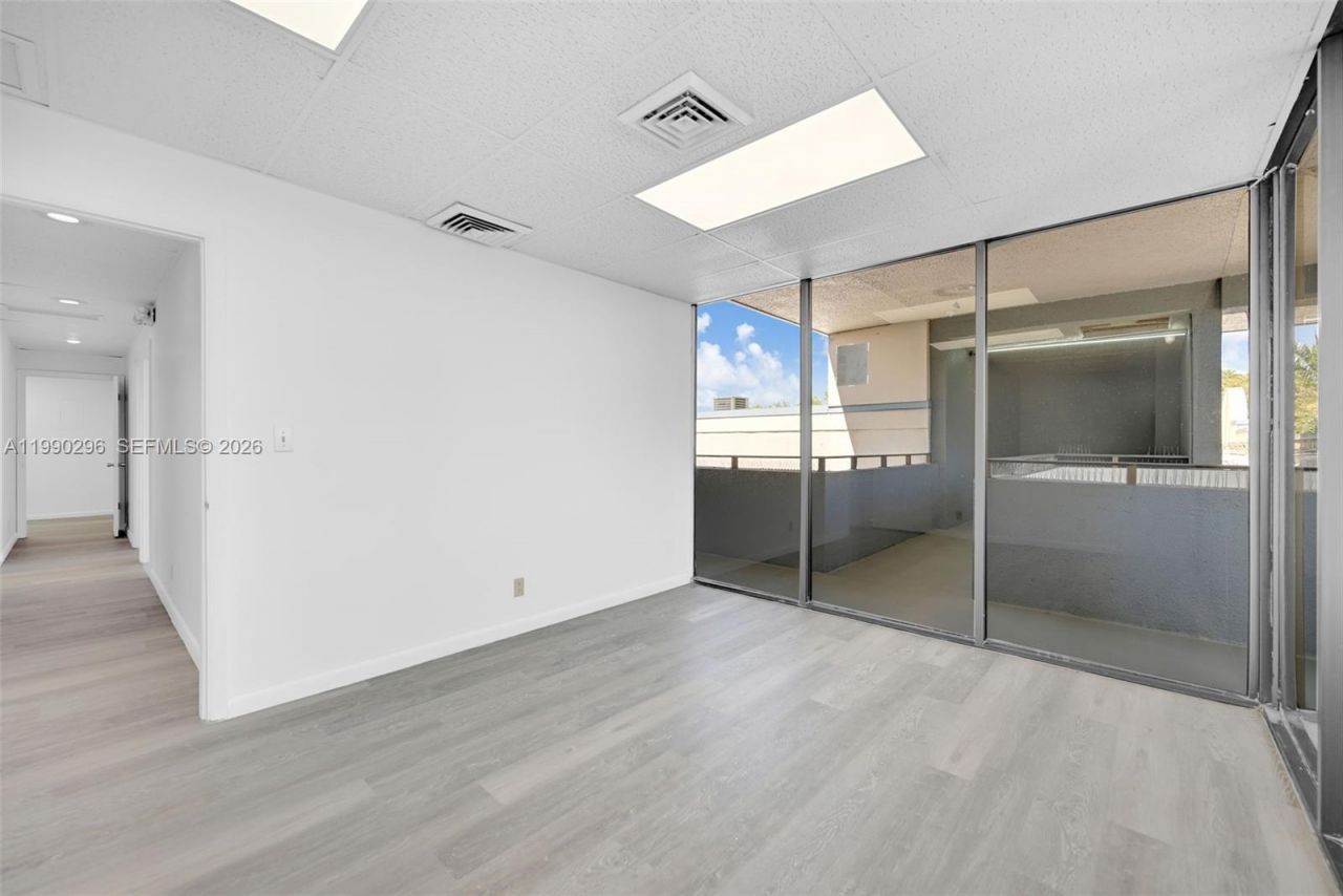 3801 N University Dr , Unit 320, Sunrise, FL 33351 Photo