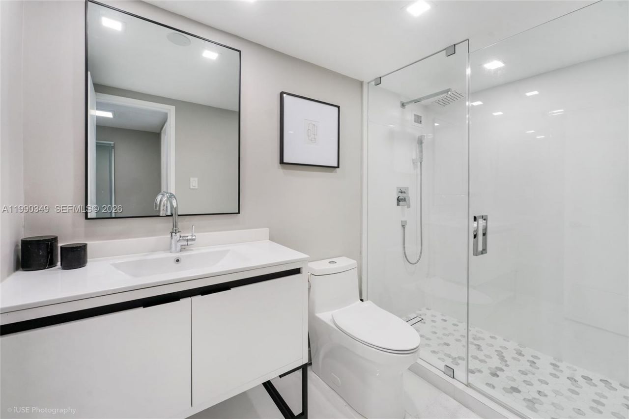 5161 Collins Ave , Unit 1508, Miami Beach, FL 33140 Photo