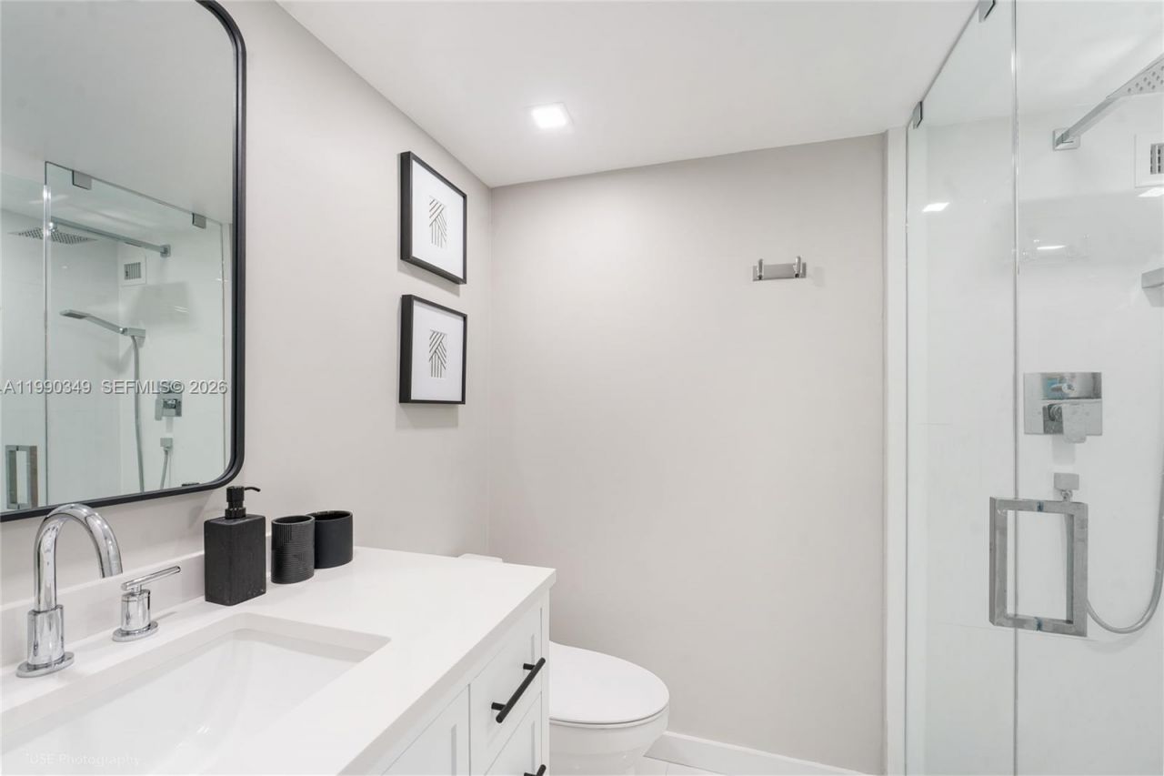 5161 Collins Ave , Unit 1508, Miami Beach, FL 33140 Photo