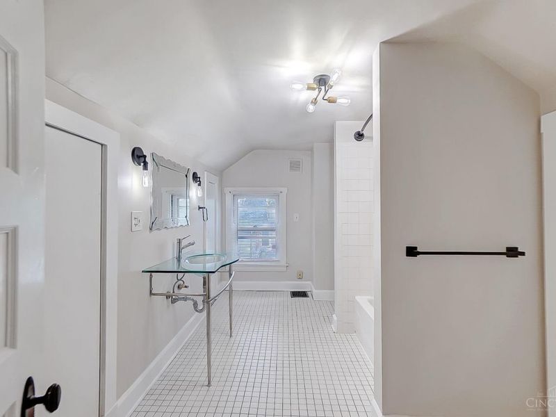 2846 Minot Avenue, Cincinnati, OH 45209 Photo 32