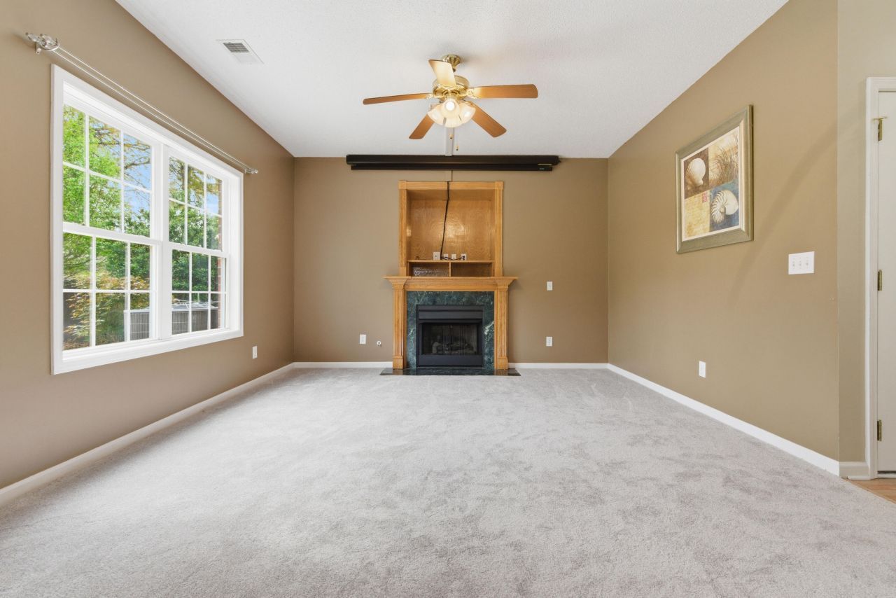 8752 Evangeline Drive Photo 12