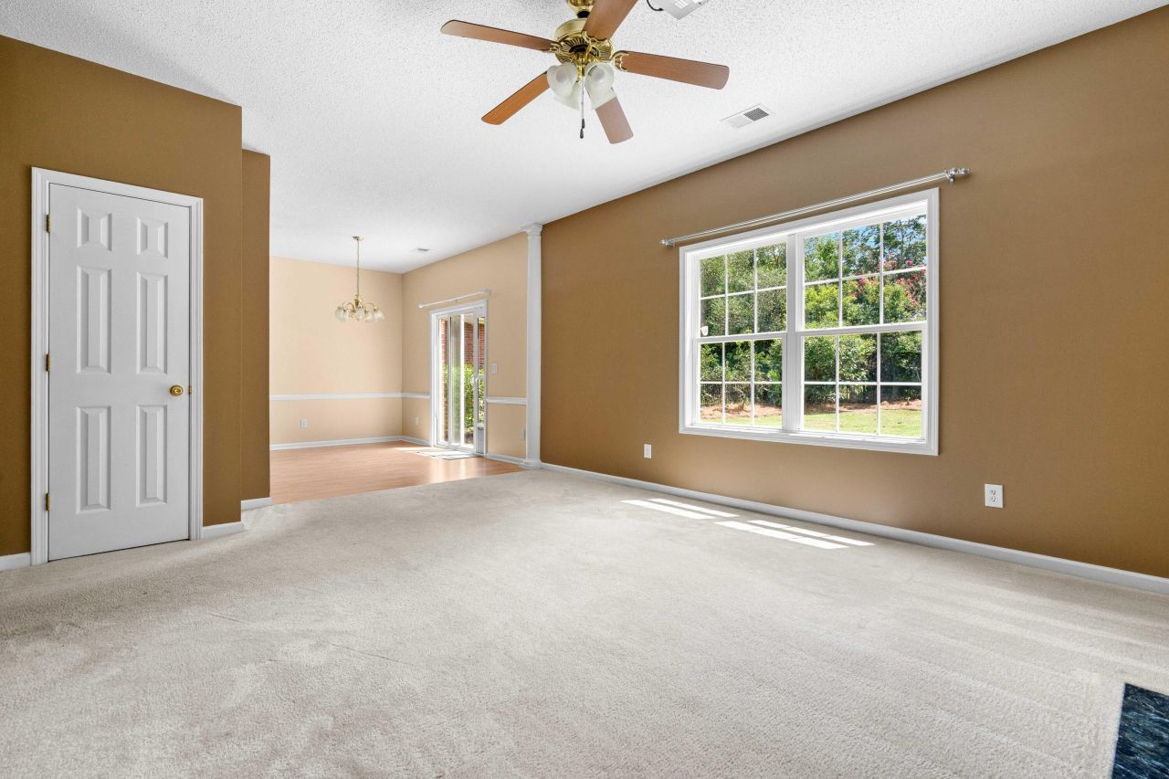 8752 Evangeline Drive Photo 14