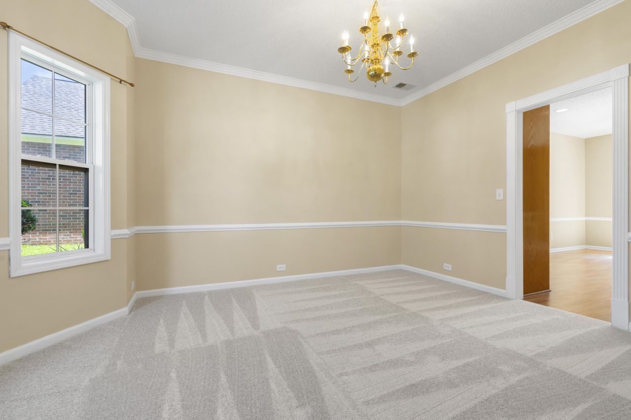 8752 Evangeline Drive Photo 16