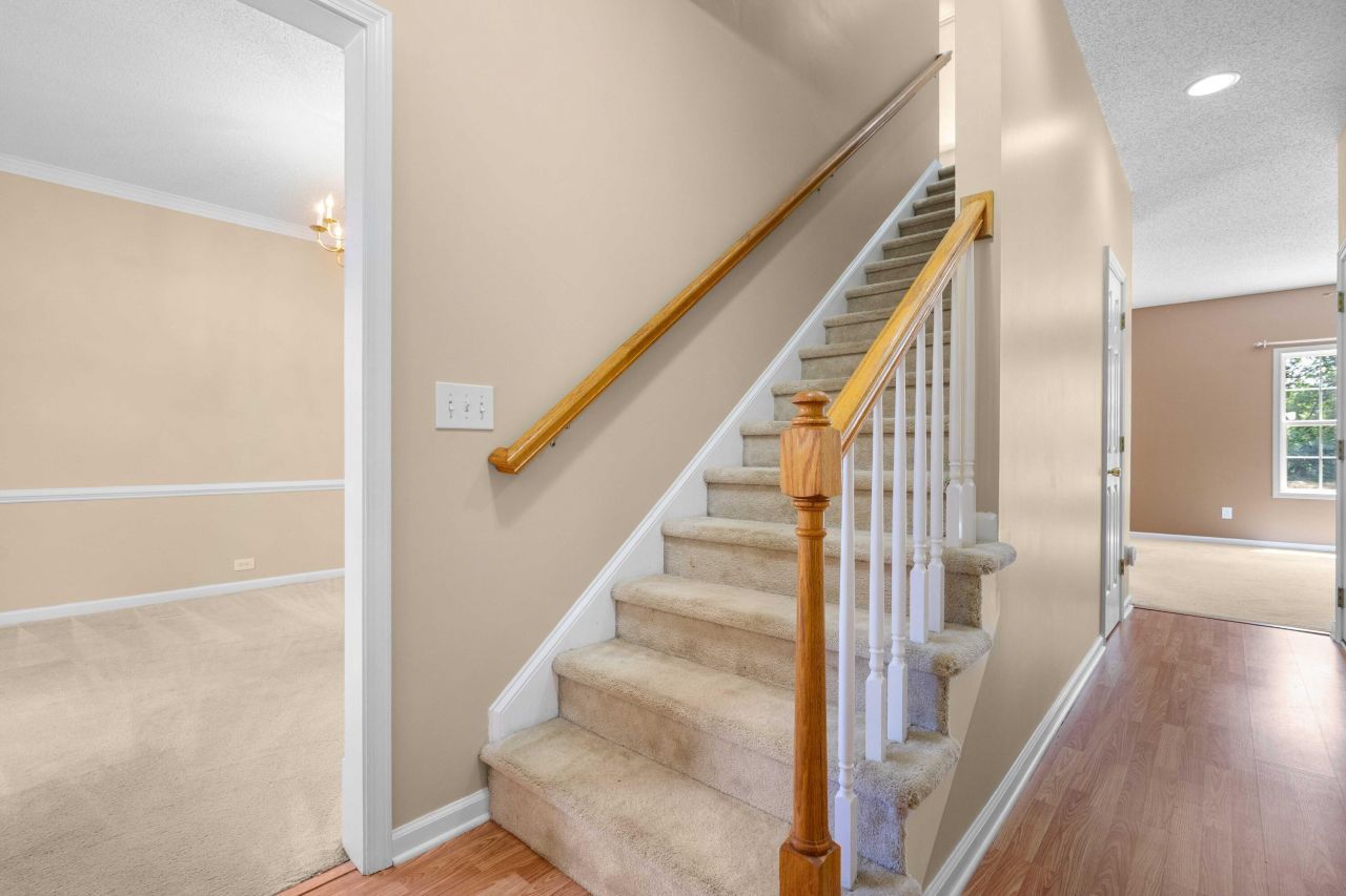 8752 Evangeline Drive Photo 17