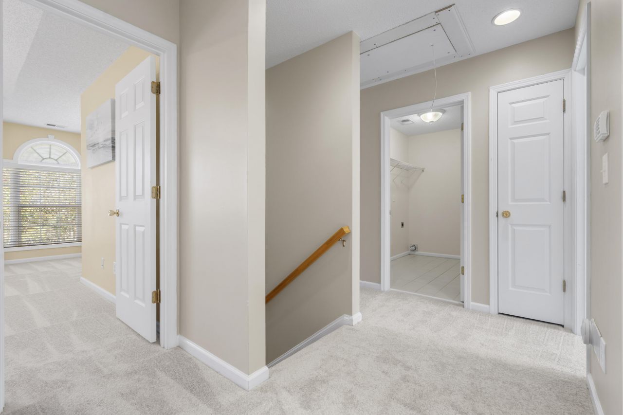 8752 Evangeline Drive Photo 18