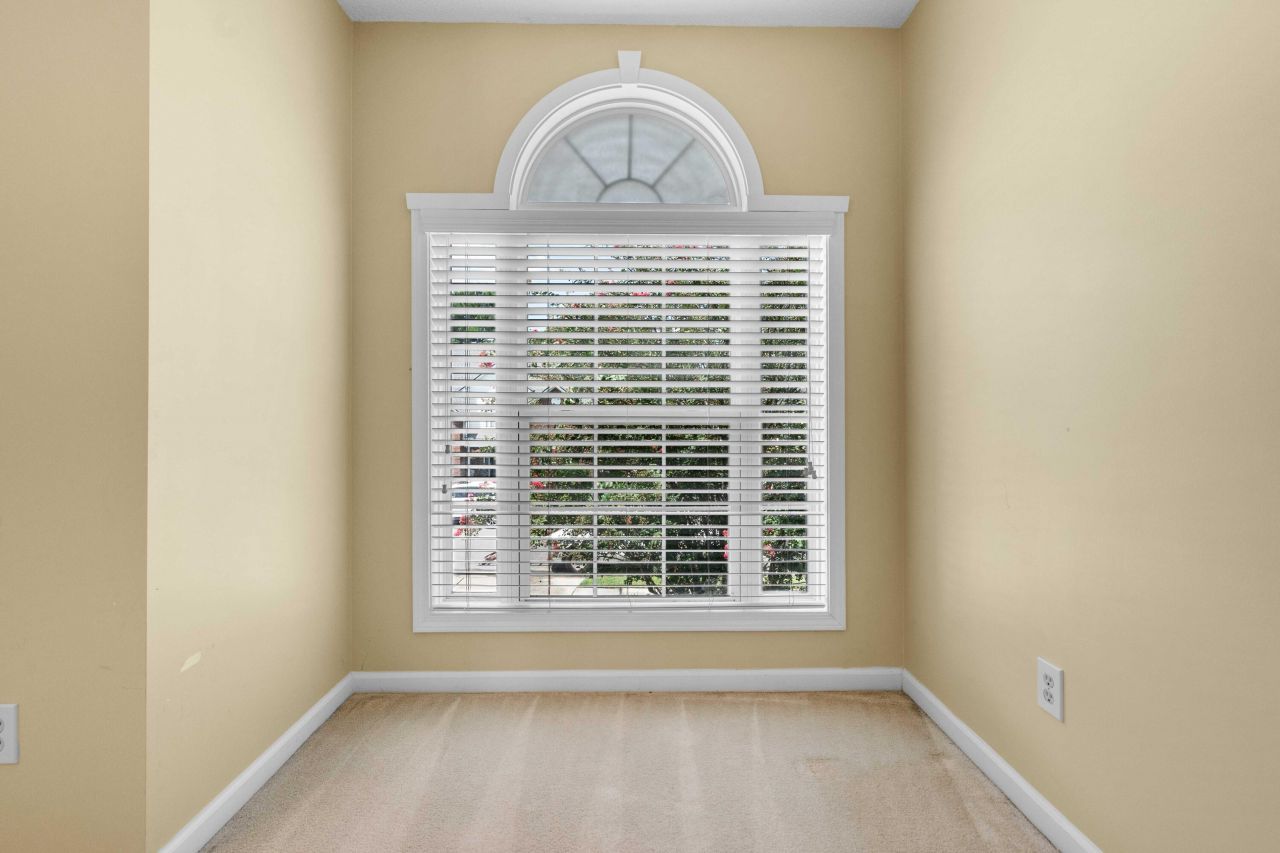 8752 Evangeline Drive Photo 23