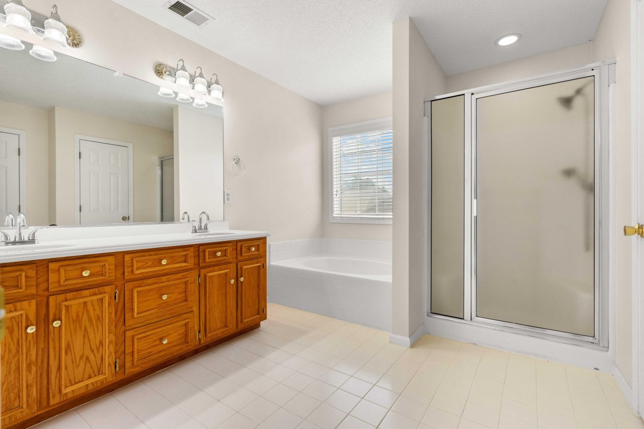 8752 Evangeline Drive Photo 24