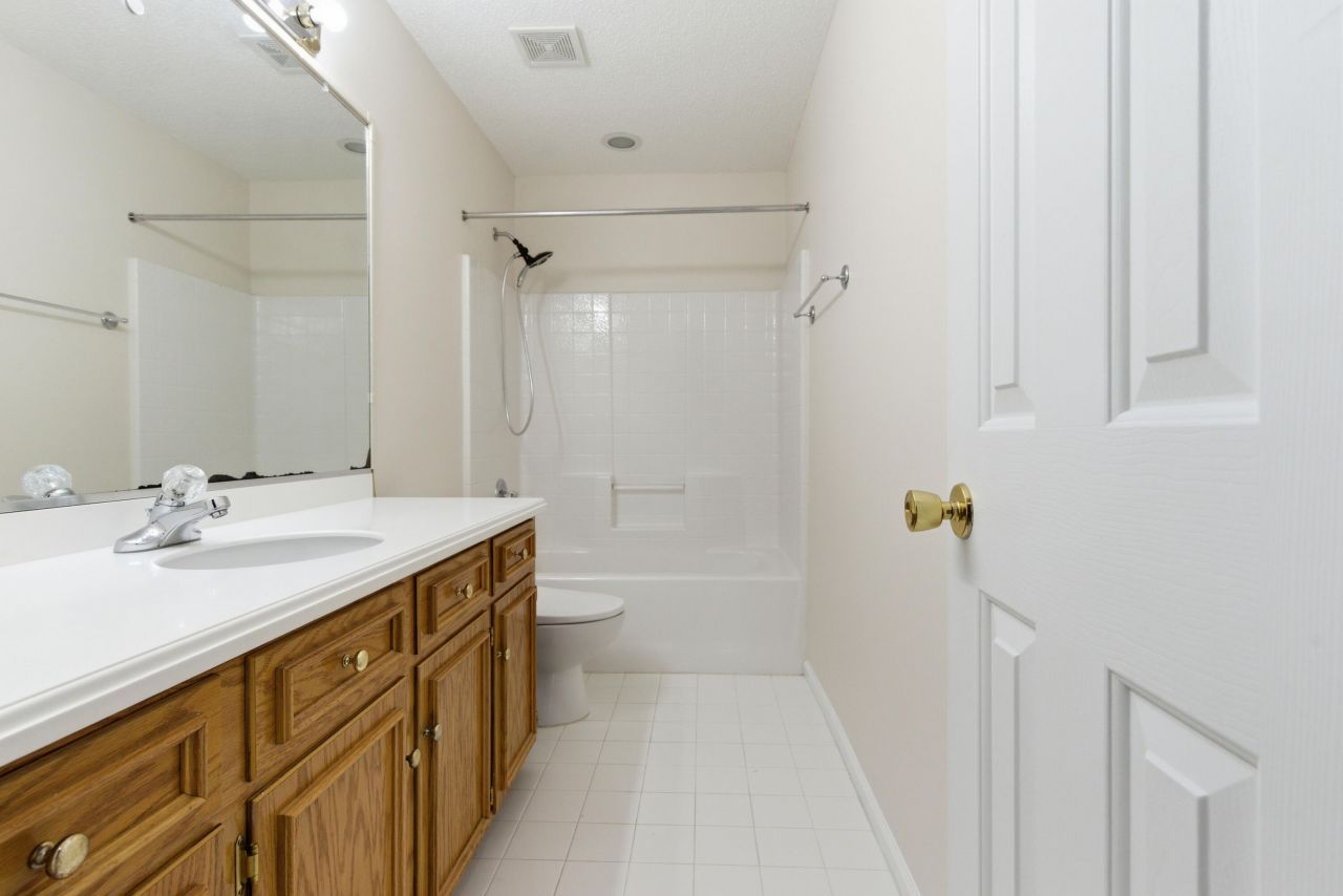 8752 Evangeline Drive Photo 31