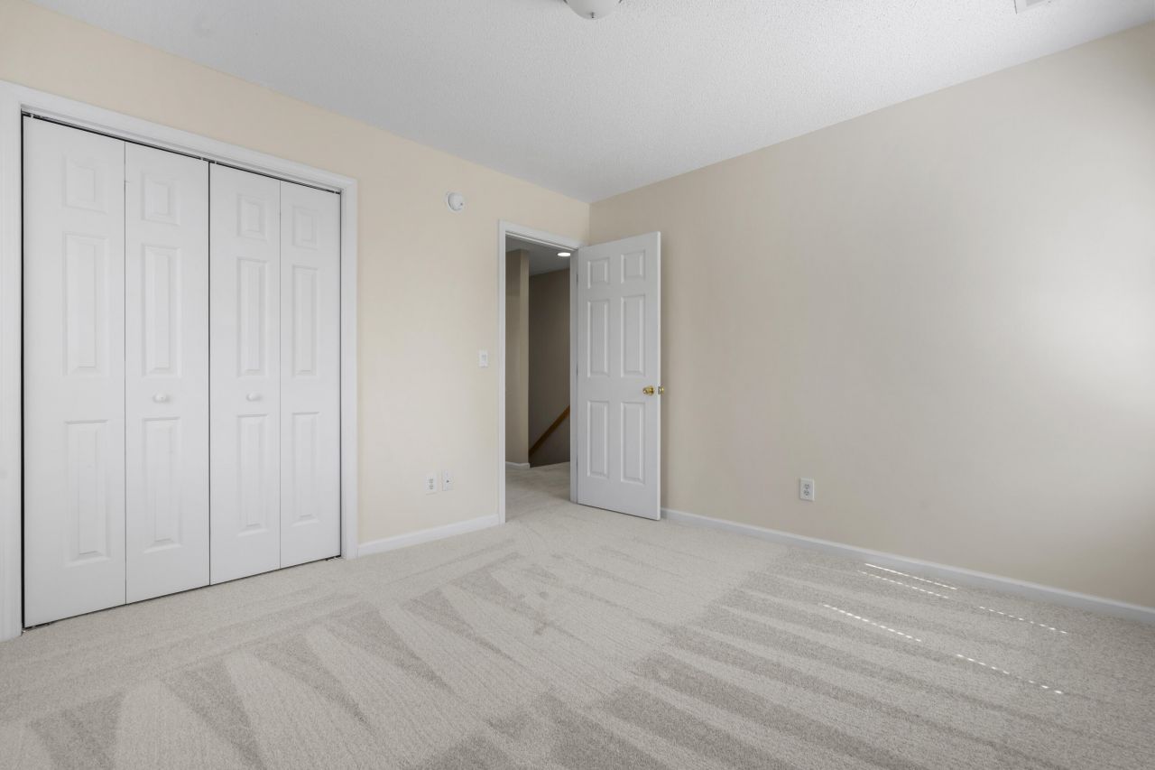 8752 Evangeline Drive Photo 33