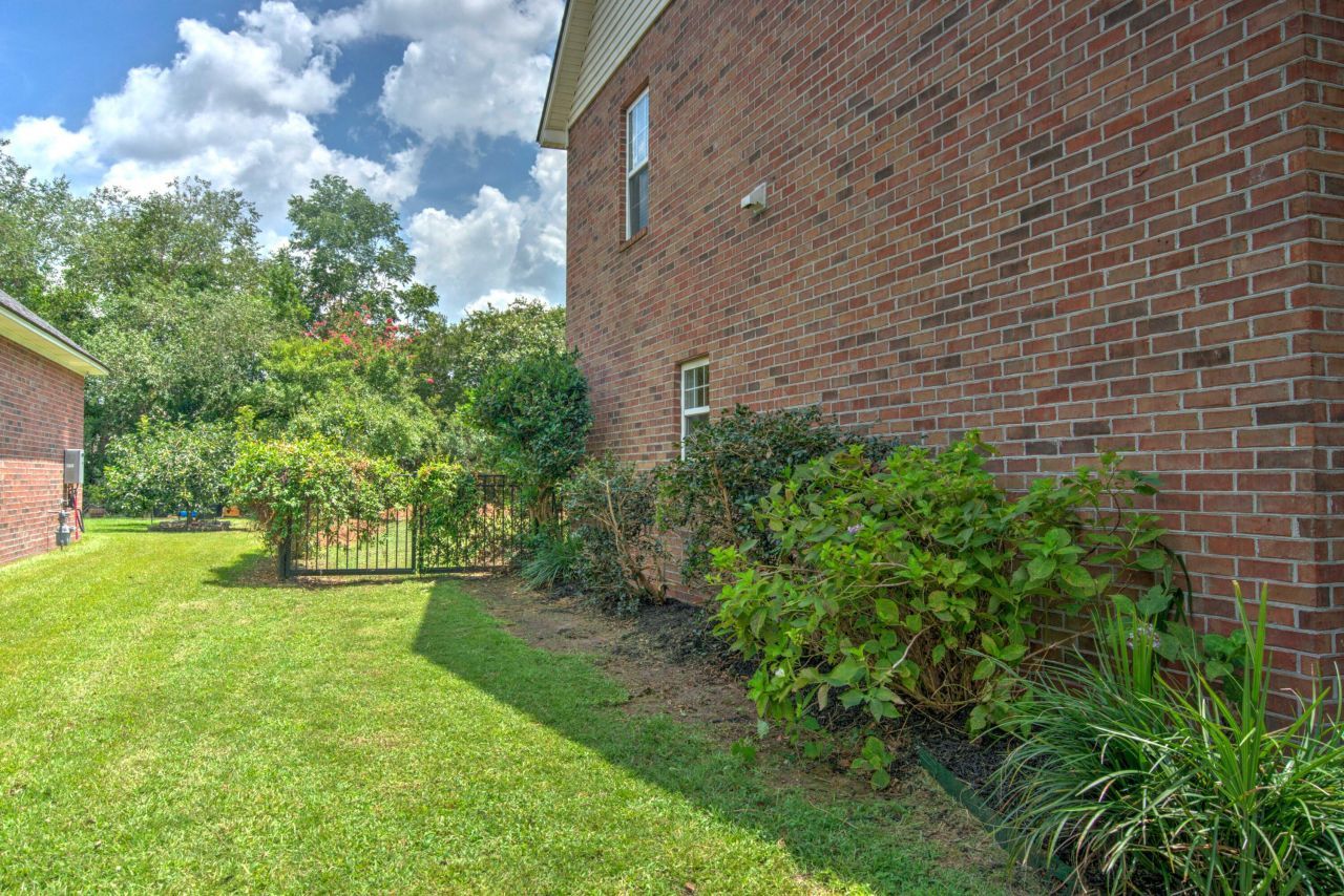 8752 Evangeline Drive Photo 38